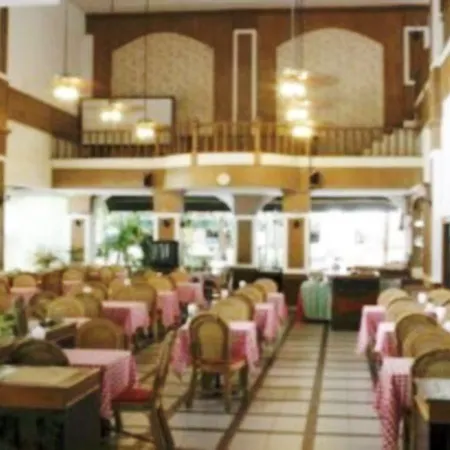 White House Resort